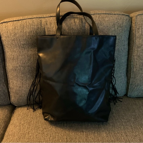 USED BLACK VICTORIA SECRET TOTE - Picture 6 of 9